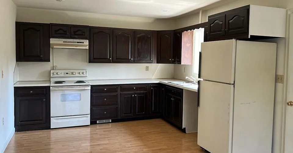 before-cabinet-painting-affordable-1920w